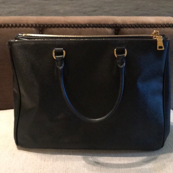 Prada black tote bag - Picture 5 of 8